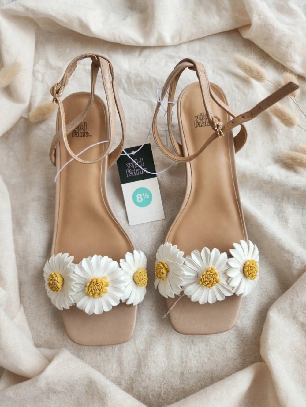 Wild Fable Daisy Flower Ankle Strap Sandals